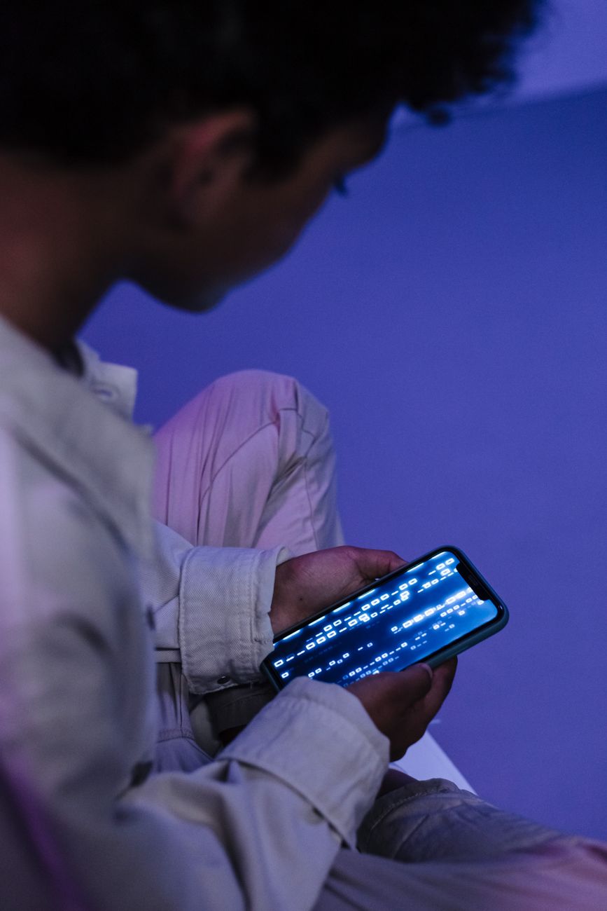 Η Απειλή των «Nudify» Apps: Πώς να Προστατεύσουμε τους Εφήβους από το AI Cyberbullying Αυτό το&nbsp;Καλοκαίρι